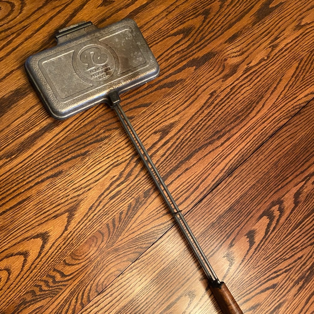 Rome Industries Double Pie Iron